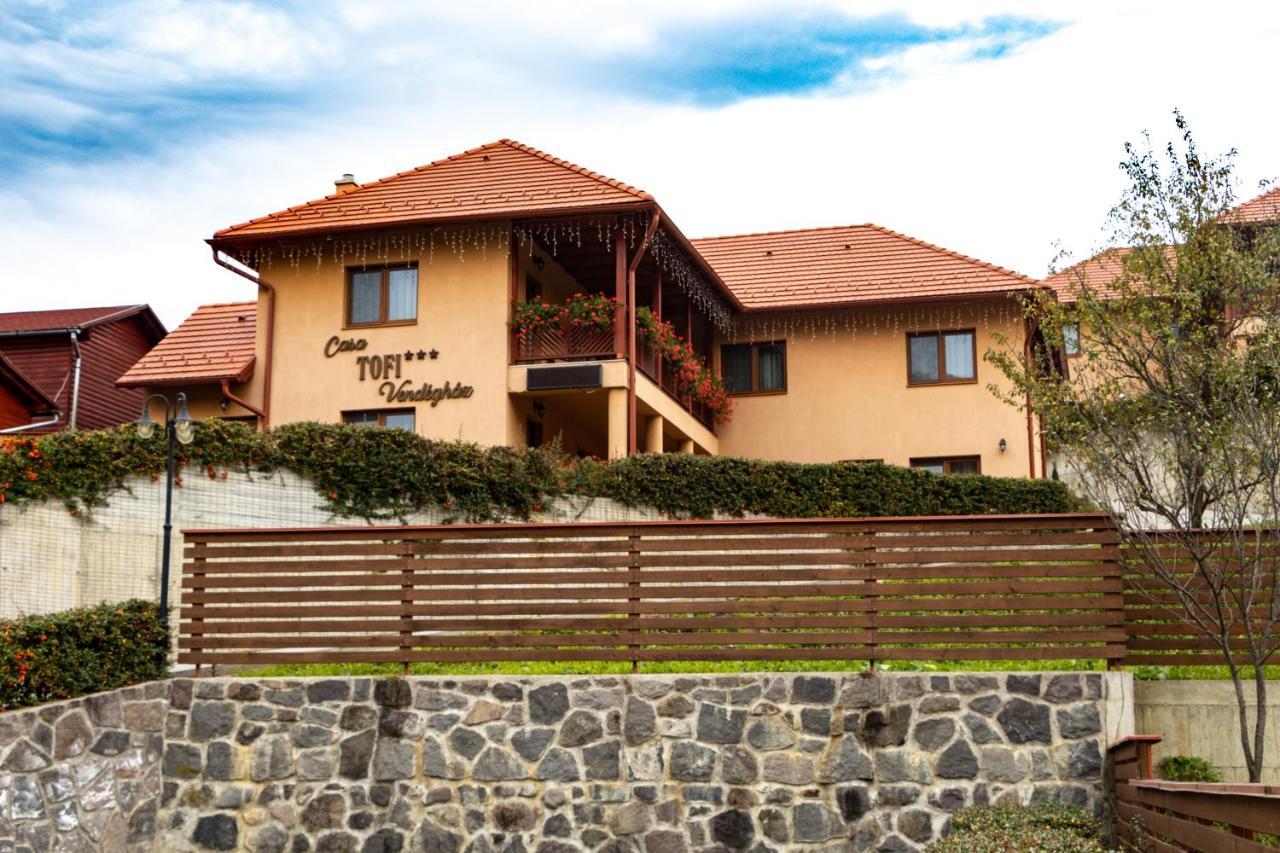 الشقق الفندقية برادفي  Casa Tofi Vendeghaz المظهر الخارجي الصورة